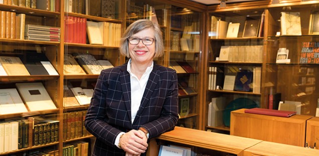 Marina Krauth, Felix Jud Buchhandlung, bietet Bibliophiles aus dem 19. und 20. Jahrhundert an