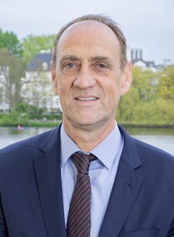 Professor Dr med. Jens Brüning